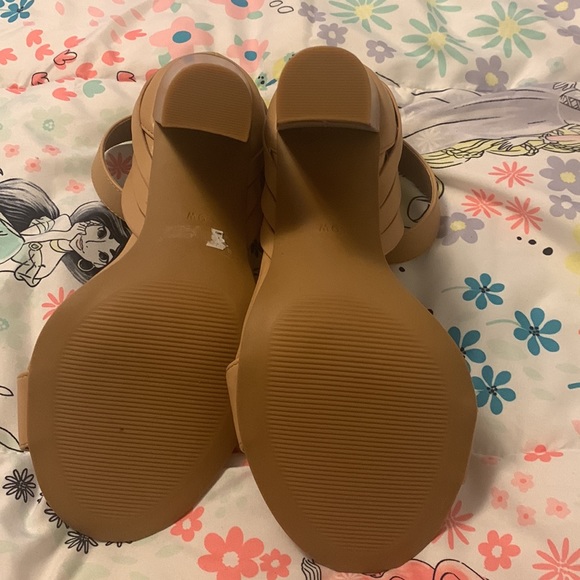 New Torrid Tan Heels size 9W - Picture 3 of 3